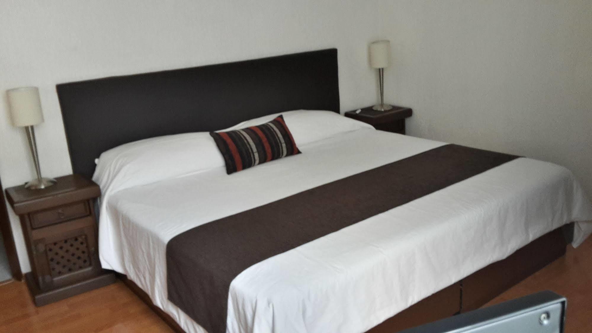 Grupo Kings Suites - Horacio 1525 Kota Meksiko Bagian luar foto